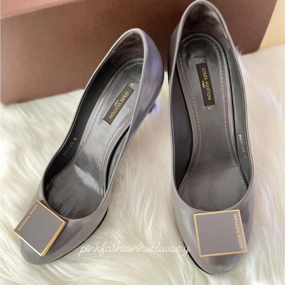 LOUIS VUITTON
Square Detail Leather Pumps Grey 38,5 - Picture 2 of 4